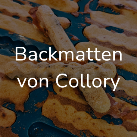 Link zur Seite "Backmatten von Collory". Auf dem Bild: Eine blaue Backmatte für Kaustangen und Leckerchen.