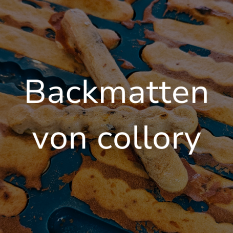 Link zur Seite "Backmatten von collory". Auf dem Bild: Eine blaue Backmatte für Kaustangen und Leckerchen.